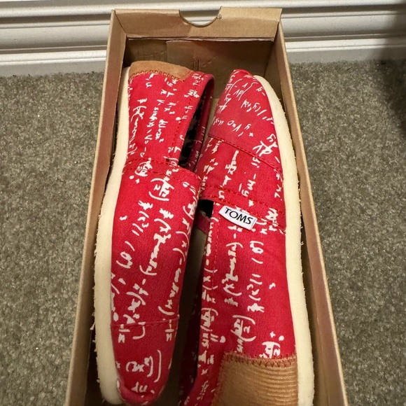 TOMS Red Calculus Canvas Slip-Ons with White Mathematical Pattern Sz 5.5 - Picture 4 of 6